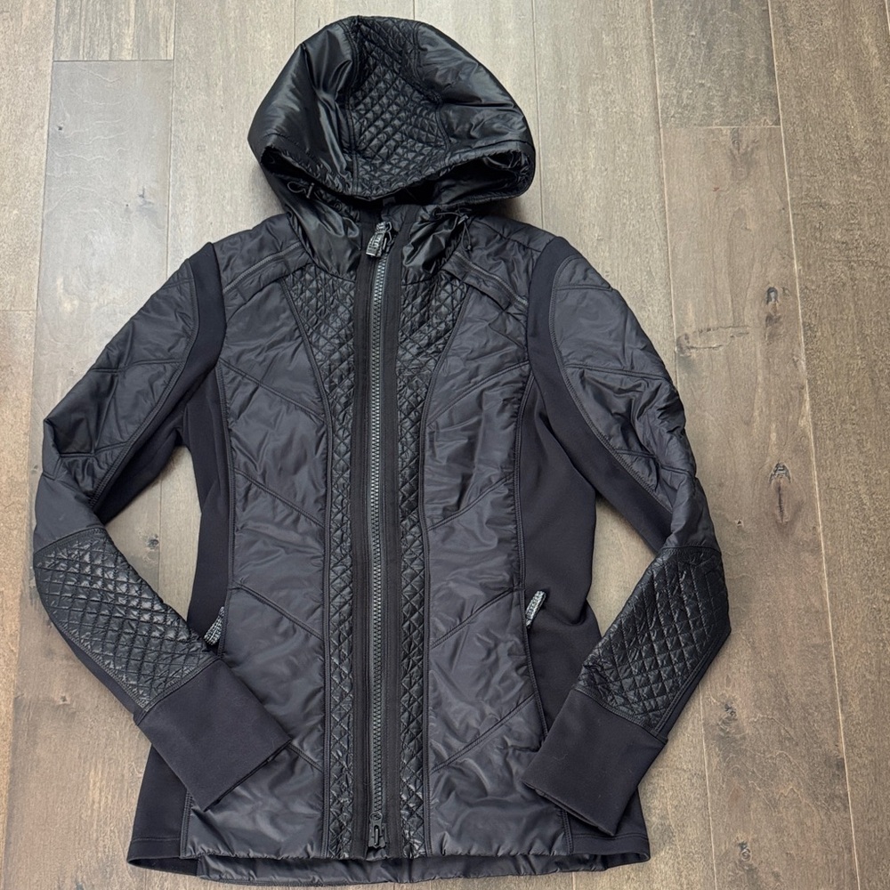 Athleta Rock Ridge Jacket XS Black Quilted Hybrid Hooded Running Jacket